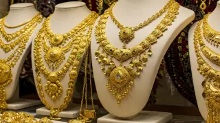Gold Prices Fall Again: Will Rates Drop Further in India?