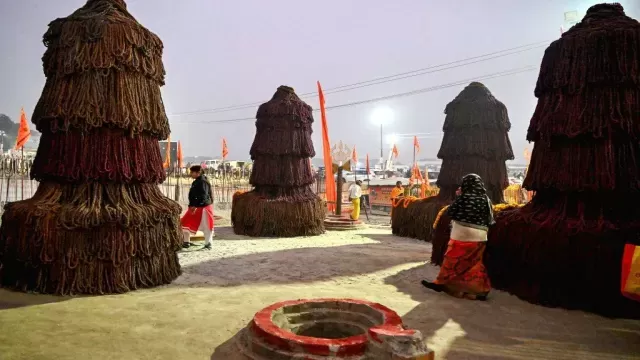 महाकुंभ में 12 ज्योतिर्लिंगों की अनोखी दुन‍िया, 5.51 करोड़ रुद्राक्ष के शिवलिंग