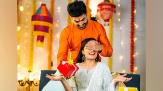 Top 10 Rakhi Gifts for Sister Under ₹1000 – Best Picks