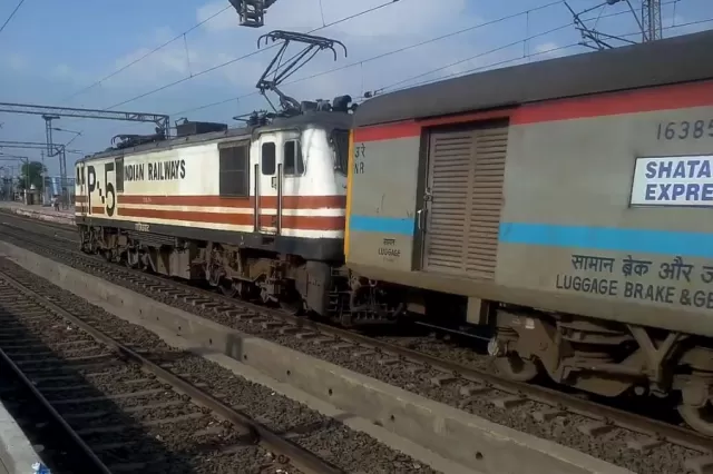 Bhopal Shatabdi Express
