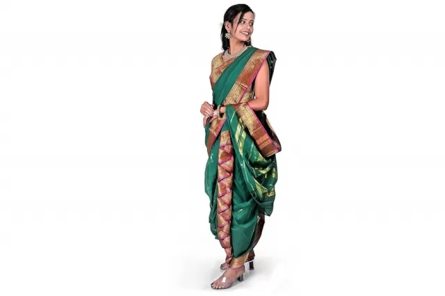 Nauvari Saree