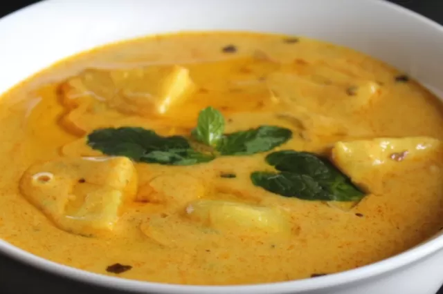 Aloo ki Kadhi