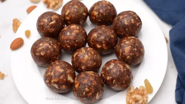 Dates and Nuts Ladoo