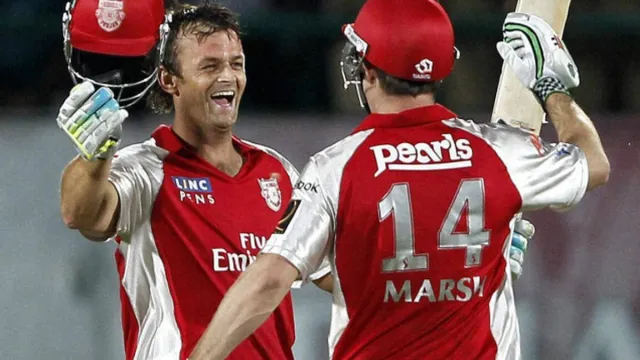 Shaun Marsh and Adam Gilchrist
