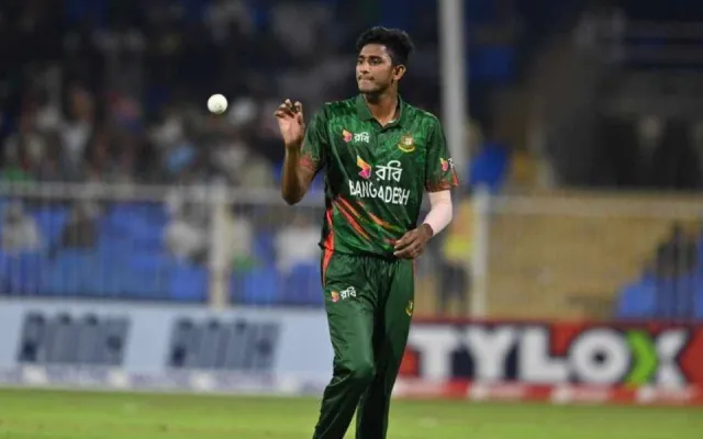 top 10 fastest active bowlers in cricket in 2026