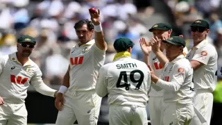Australia Collapse in Shocking 19-Wicket Day Thriller