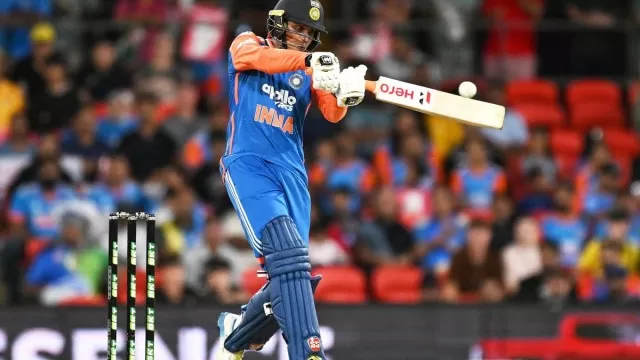 australia-tighten-grip-as-india-struggle-to-1678-in-4th-t20 Australia Tighten Grip as India Struggle to 167/8 in 4th T20