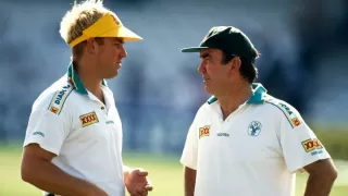 Former Australia captain Bob Simpson dies at the age of 89