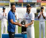 Ind vs SL: Virat honored with special cap in 100th Test