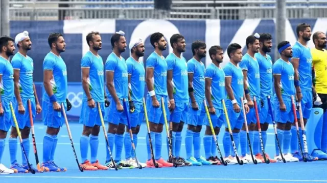 India reaches semi-finals, defeats defending champions South