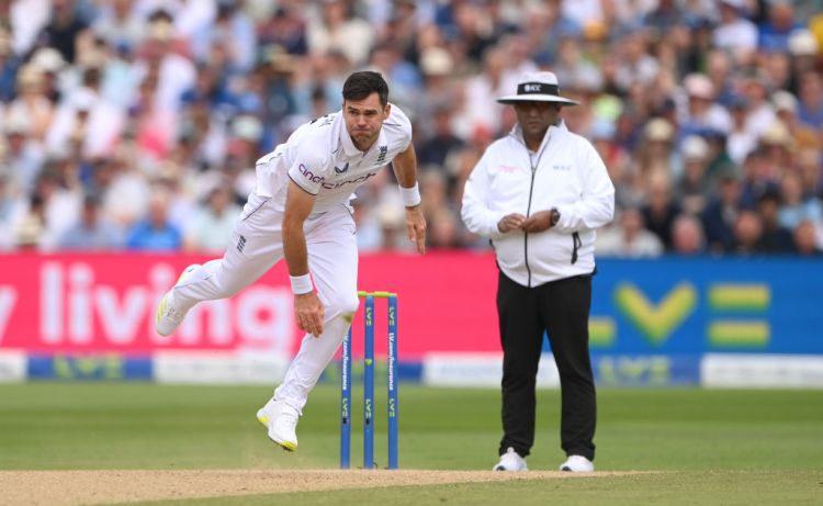 James Anderson completes 1100 wickets in first class cricket