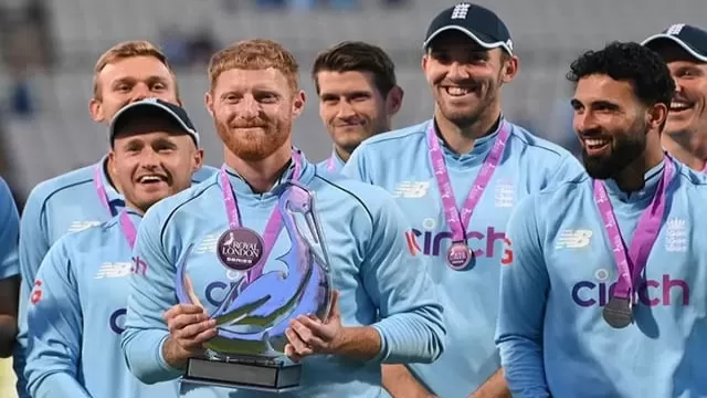 James Vince ton outclasses Babar Azam as