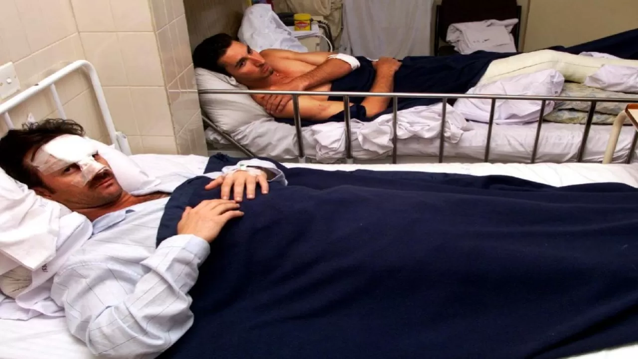 jason gillespie (broken leg)