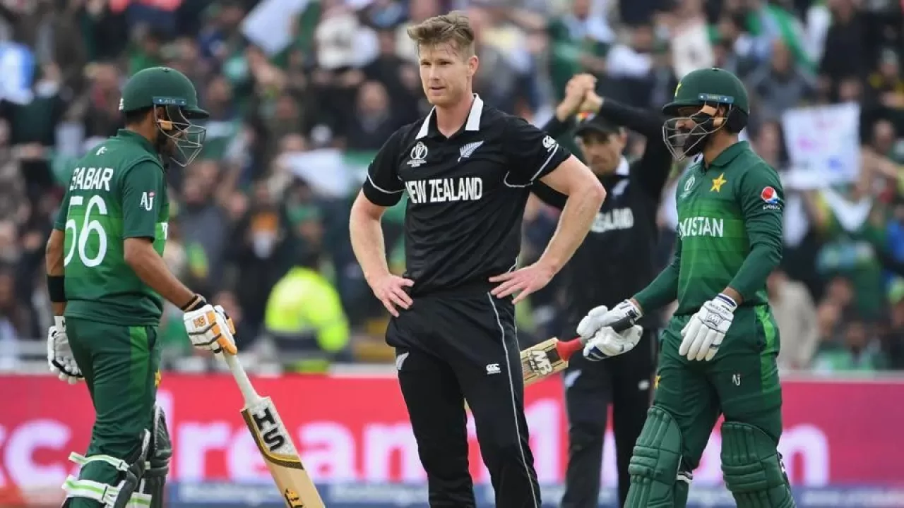 jimmy neesham vs pakistan