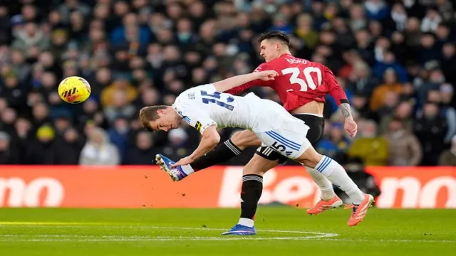 leeds 1 1 man united cunha rescues red devils late 2