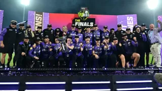 Lizelle Lee’s 77 Seals Hobart Hurricanes’