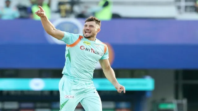 marcus stoinis celebrates