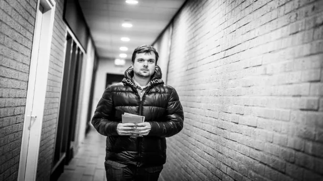 niemann shocks tata steel chess with bold queen sac 3