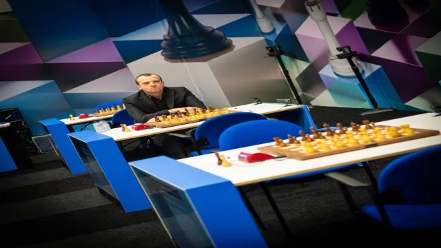 niemann shocks tata steel chess with bold queen sac 4
