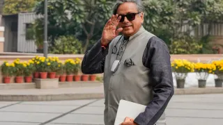 One More Fatwa BJP Leader Mocks Tharoor Gambhir Selfie