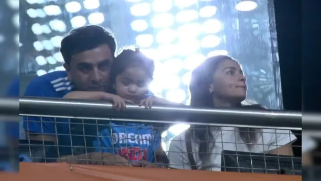 ranbir kapoor alia bhatt with raha at wankhede semi viral 1