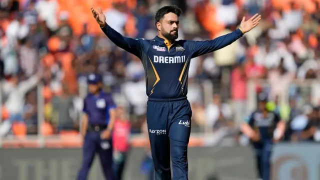 rashid khan (gt) dc vs gt