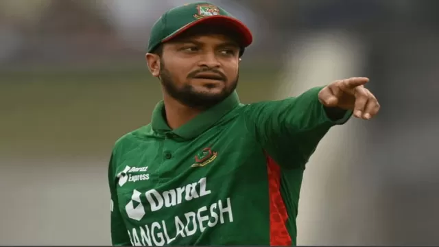 Shakib Al Hasans Entry in shane Warne-Muralidharans