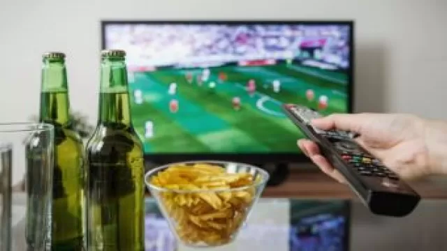 Should You Follow Professional Betting Tipsters Or