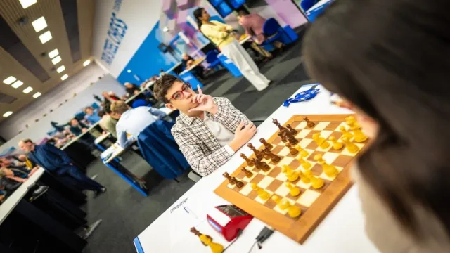 sindarov surges as gukesh keymer fedoseev also score wins 7