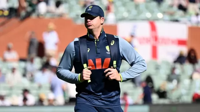 smith-out-with-vertigo-on-adelaide-morning-khawaja-recalled Smith Out With Vertigo on Adelaide Morning, Khawaja Recalled