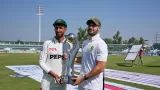 South Africa Thrashes Pakistan by 8 Wickets to Level Series