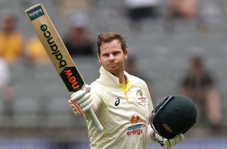 Steve Smith equals Don Bradman in Test cricket, Smith scored an unbeaten 200