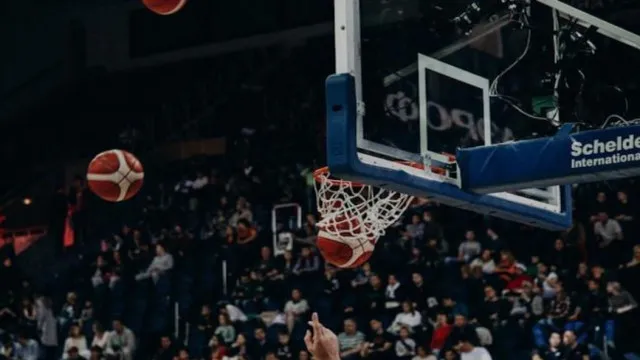 Underdog Teams Climbing Basketball Betting Odds Near