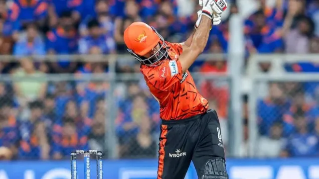 Who is Salil Arora?, Who Hit a