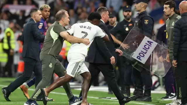 xabi-alonso-reacts-to-vinicius-juniors-anger-after-clasico Xabi Alonso Reacts to Vinicius Junior’s Anger After Clasico