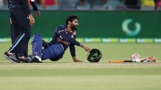 Ravindra Jadeja टी20 सीरीज से बाहर, इस गेंदबाज को टीम में किया गया शामिल