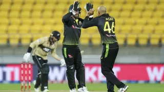 Aaron Finch, Glenn Maxwell and Ashton Agar turn on the style to keep series alive