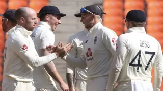 IND vs ENG: भारत के खिलाफ सीरीज से पहले इंग्लैंड के स्पिनर ने अपनी ही टीम को दे दी ऐसी नसीहत