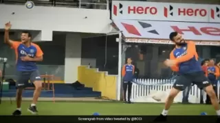 IND vs ENG: विराट कोहली ने यूं उतारी धोनी की नकल, देखें Video