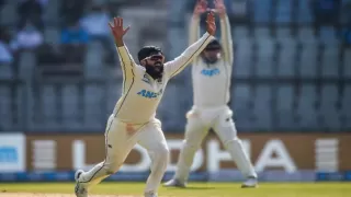 IND vs NZ: एजाज पटेल ने एक पारी में सभी 10 विकेट लेकर दोहराया इतिहास.