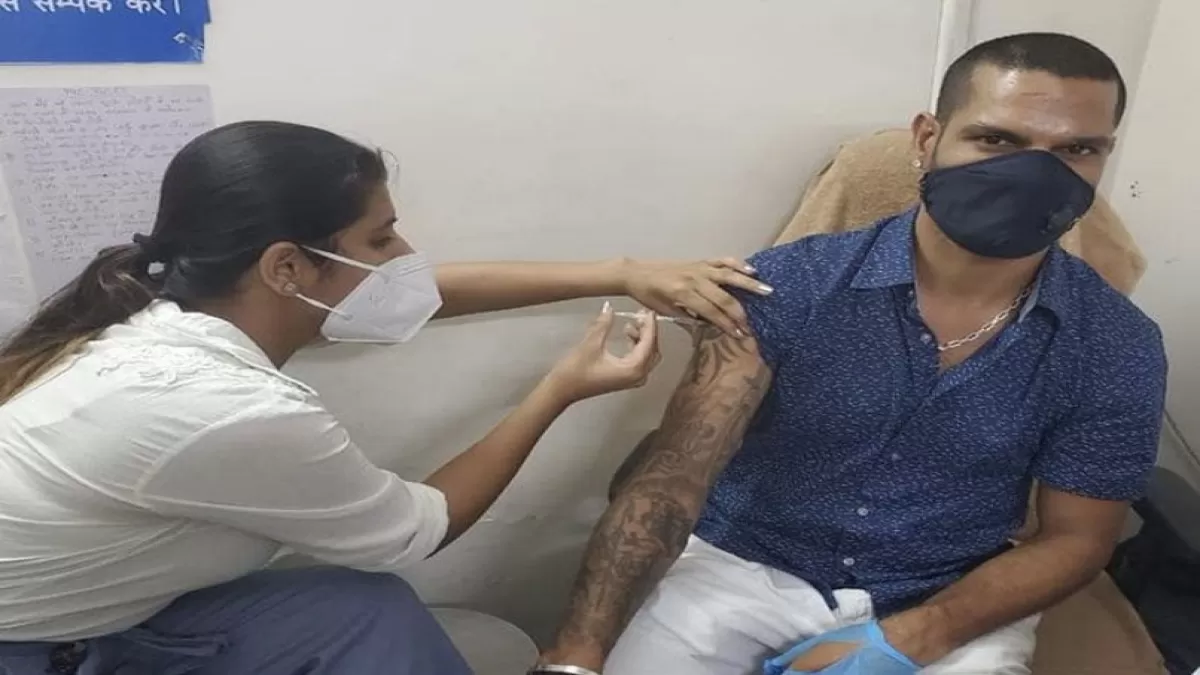 IPL 2021: आईपीएल स्थगित होने के बाद धवन ने वैक्सीन लगवाने में नहीं की तनिक भी देर, फैंस से की अपील in Hindi