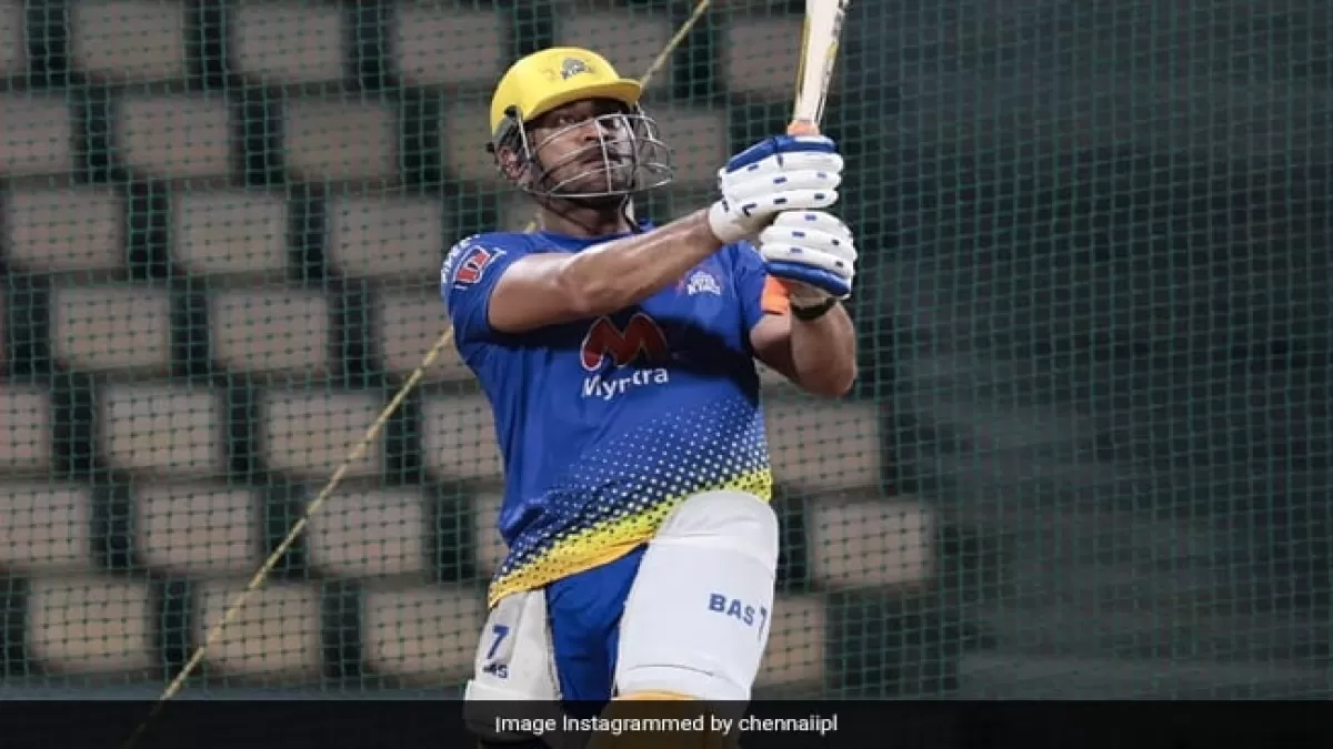 IPL 2021: फिर से धोनी के बल्ले से बरसे छक्के-चौके, दूसरी टीमों के लिए बजी खतरे की घंटी.. देखें Video in Hindi