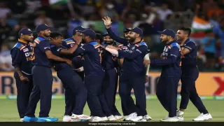 IND vs ENG T20I सीरीज में कोहली और रोहित शर्मा के पास विश्व रिकॉर्ड बनाने का मौका, दांव पर बाबर आजम का RECORD
