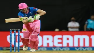 RCB vs RR: कुछ ऐसे सिराज ने कर दी बटलर की बत्ती गुल, देखते रह गए राजस्थानी ओपनर, VIDEO