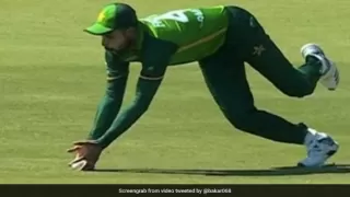 SA vs PAK 1st ODI: पाकिस्तानी फील्डर ने हवा में छलांग लगाकर लपक लिया बेजोड़ कैच, बल्लेबाज भी रह गया दंग