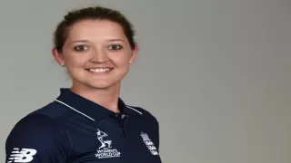 Sarah Taylor says joining Sussex coaching team has given her hunger to return to playing 18 months after retiring as the former wicketkeeping star admits she needed to clear her head to deal with anxiety issues
