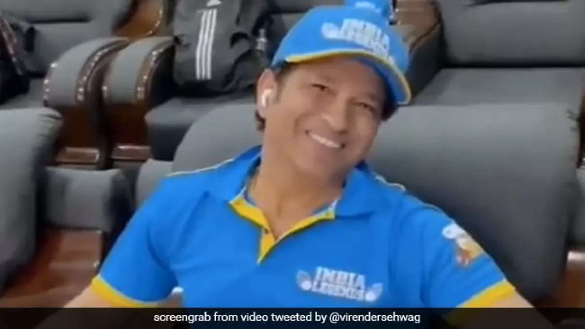 सहवाग ने तेंदुलकर को कहा हमारे भगवान जी, फिर युवराज ने लिए मजे, बोले- ये बब्बर शेर हैं...देखें दिलचस्प Video in Hindi