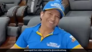 सहवाग ने तेंदुलकर को कहा हमारे भगवान जी, फिर युवराज ने लिए मजे, बोले- ये बब्बर शेर हैं...देखें दिलचस्प Video