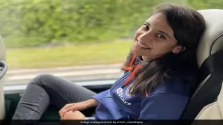 Smriti Mandhana की इस तस्वीर ने इंटरनेट पर मचाई सनसनी, लोग बोले- क्यूटी..