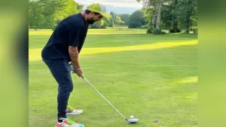 Yuvraj Singh Hilariously Trolls Ishant Sharma Golf Skills